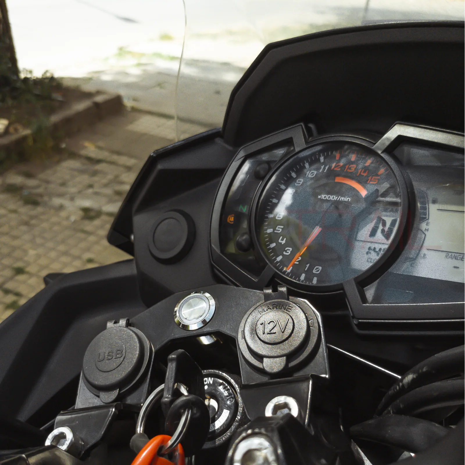 Tablero 12v + 5v USB