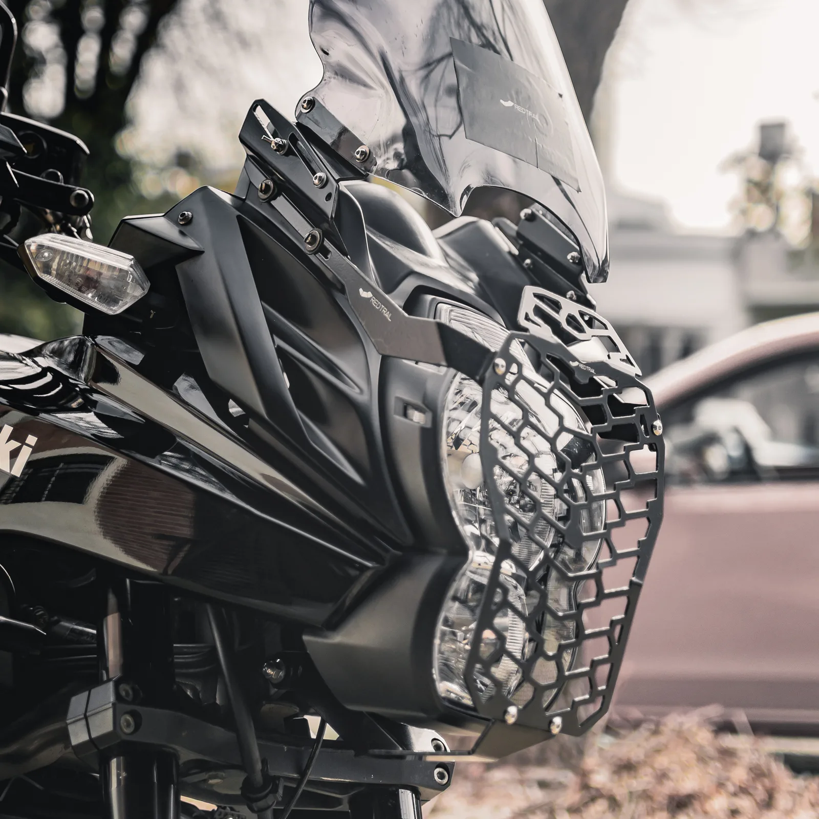 Cubre óptica delantera