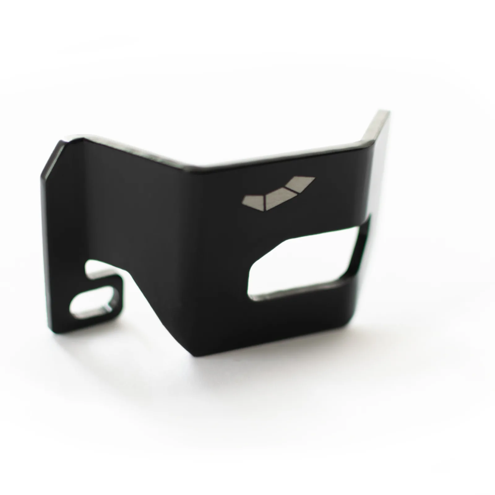 Protector de Reservorio de Freno Trasero